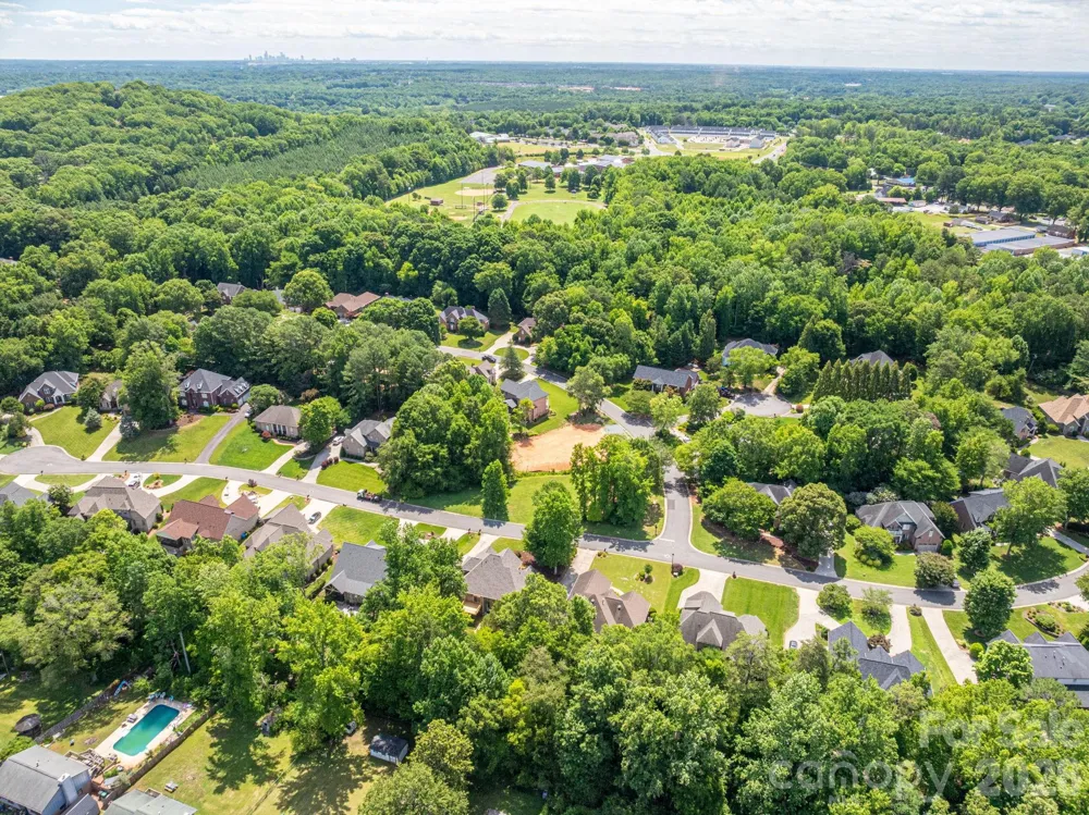 4017 Foxes Trail Cramerton, NC 28032