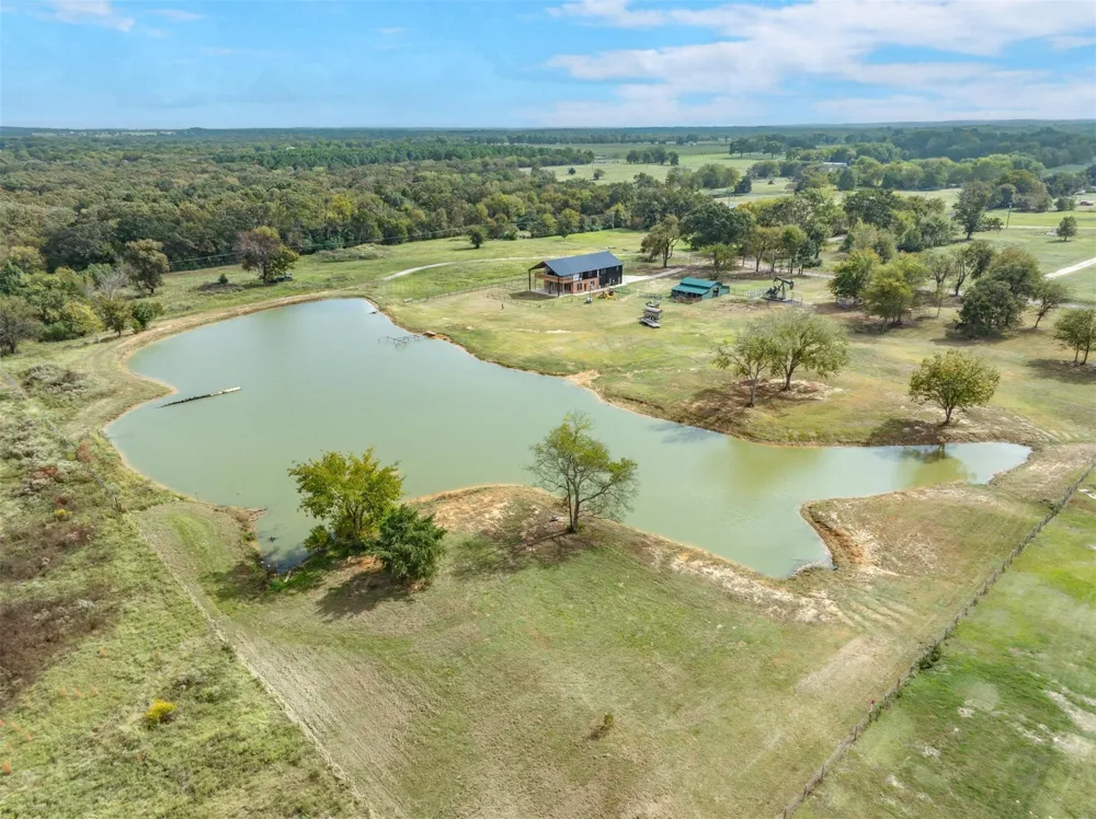 412 Vz County Road 1413 Van, TX 75790