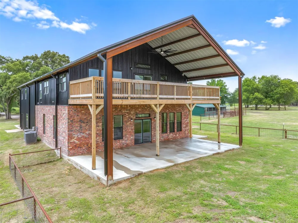 412 Vz County Road 1413 Van, TX 75790
