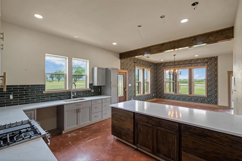 412 Vz County Road 1413 Van, TX 75790