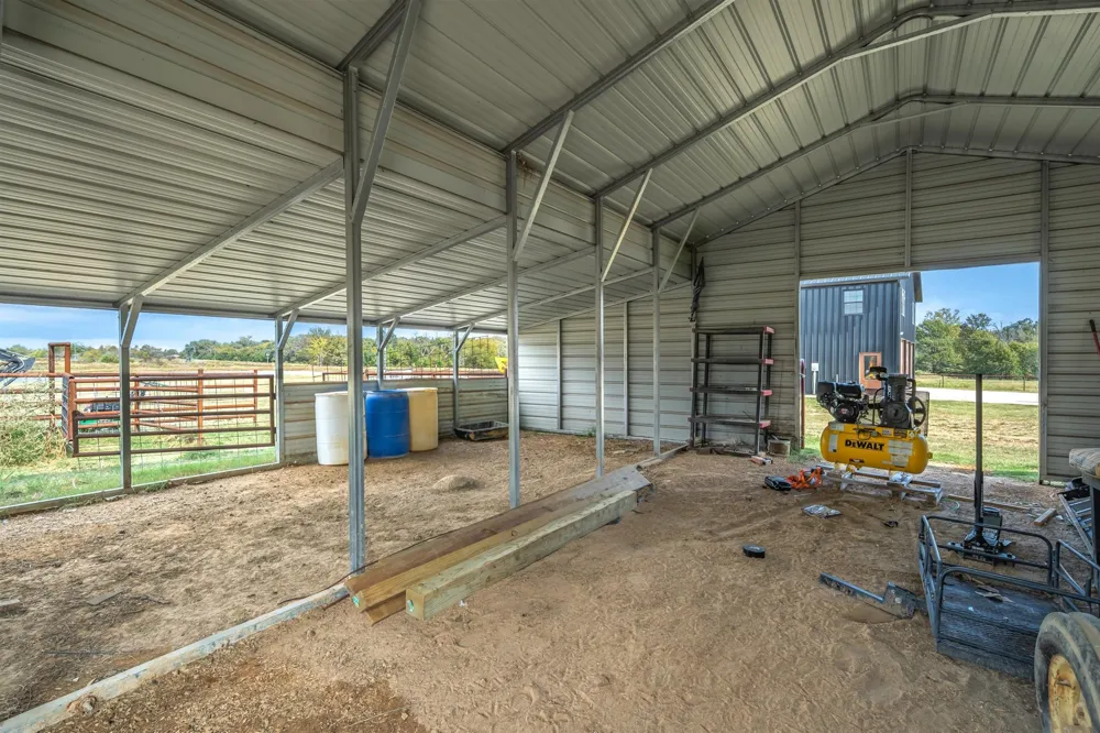 412 Vz County Road 1413 Van, TX 75790