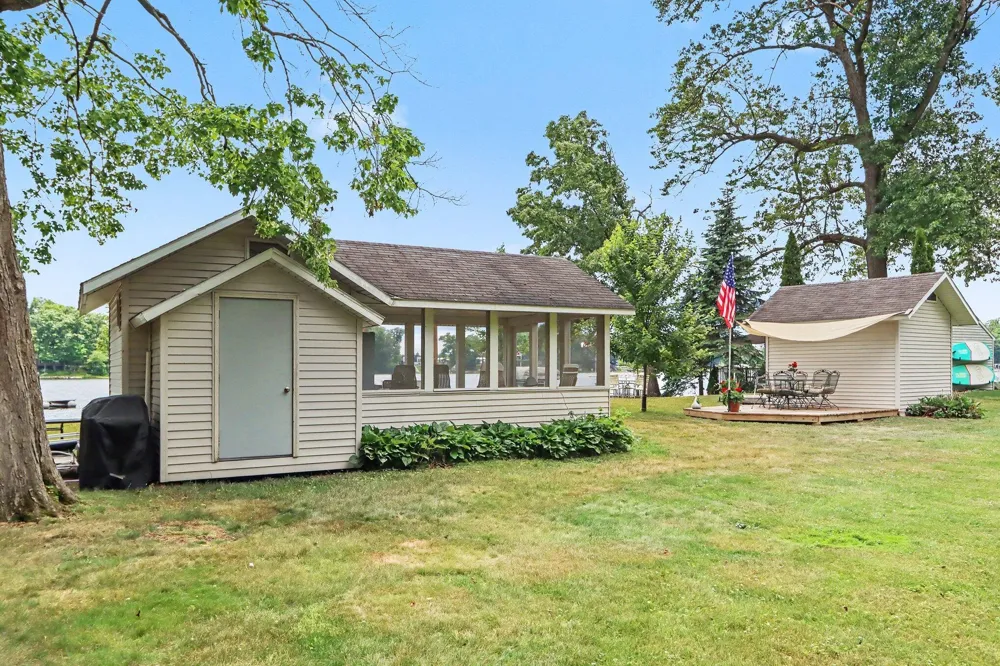47135 Lakeview Drive Lawrence Township, MI 49064