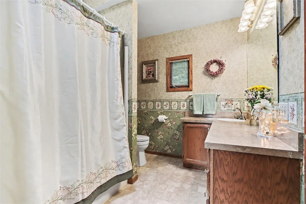 47135 Lakeview Drive Lawrence Township, MI 49064