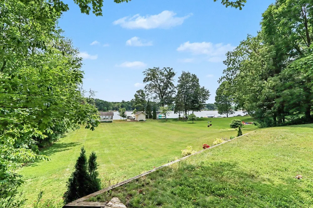 47135 Lakeview Drive Lawrence Township, MI 49064