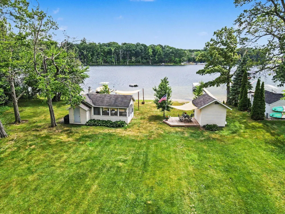 47135 Lakeview Drive Lawrence Township, MI 49064