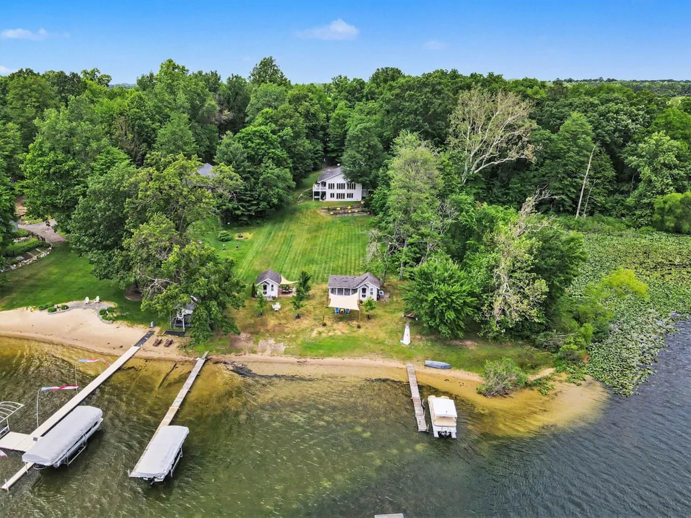47135 Lakeview Drive Lawrence Township, MI 49064