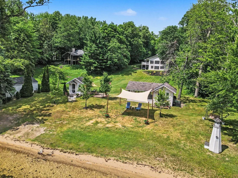 47135 Lakeview Drive Lawrence Township, MI 49064
