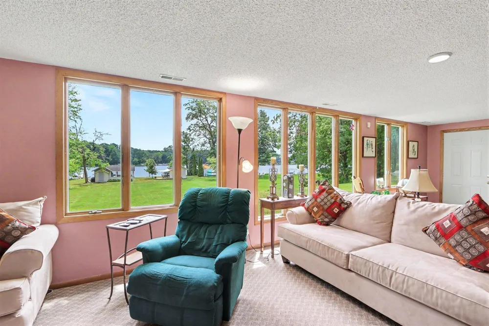 47135 Lakeview Drive Lawrence Township, MI 49064
