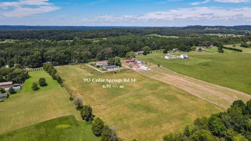 953 Cedar Springs Road SE Cleveland, TN 37323