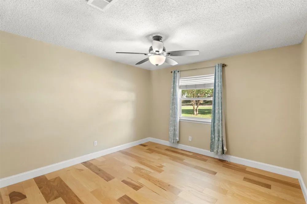 103 Cedar Drive Oak Leaf, TX 75154