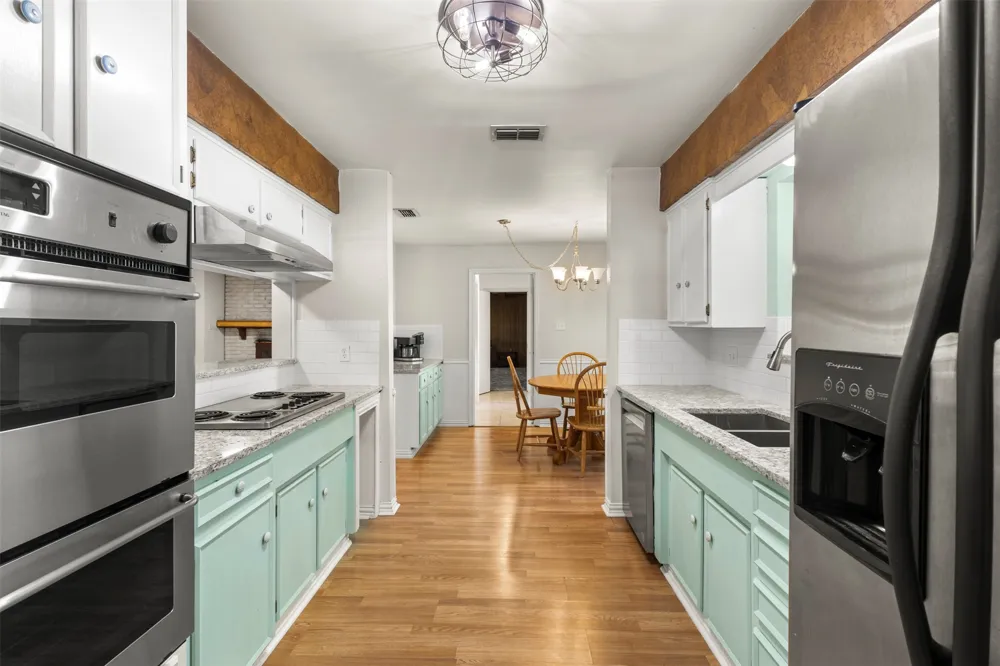 103 Cedar Drive Oak Leaf, TX 75154