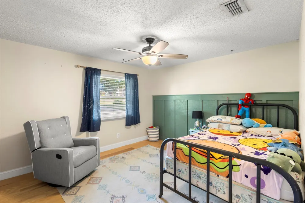 103 Cedar Drive Oak Leaf, TX 75154