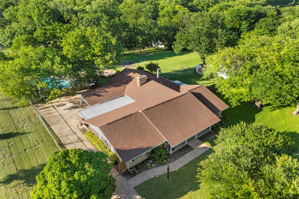 103 Cedar Drive Oak Leaf, TX 75154