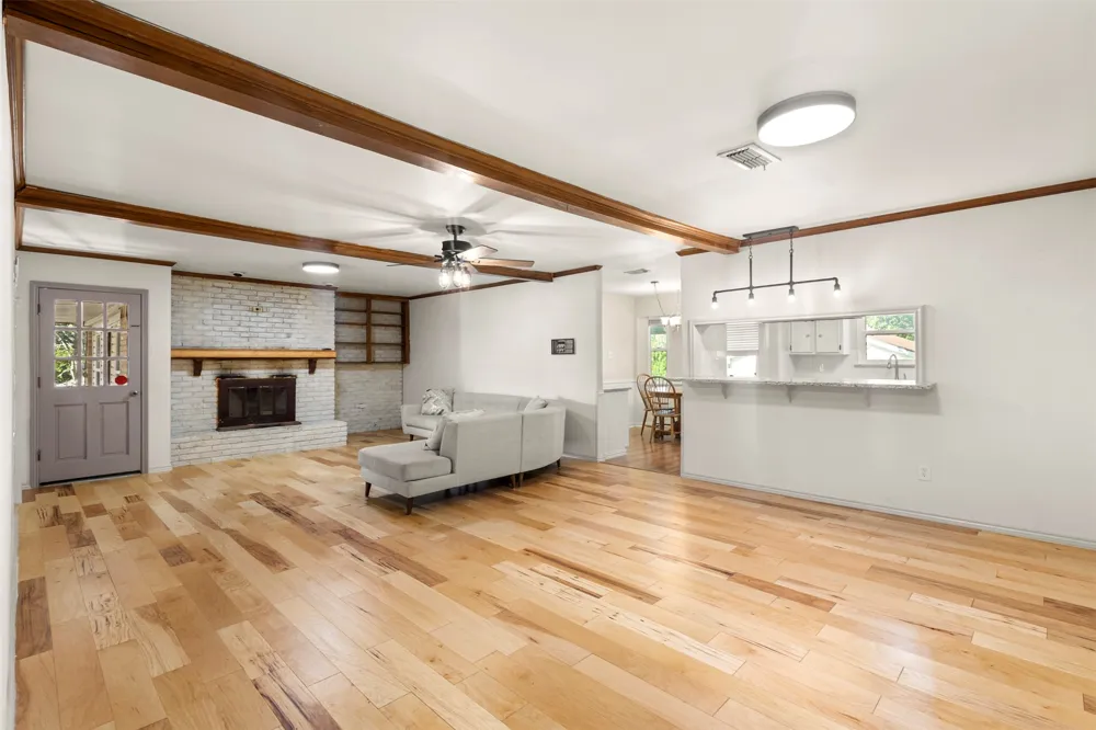 103 Cedar Drive Oak Leaf, TX 75154