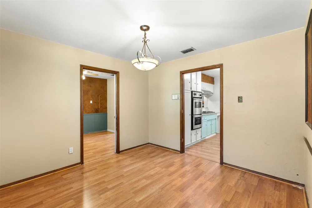 103 Cedar Drive Oak Leaf, TX 75154