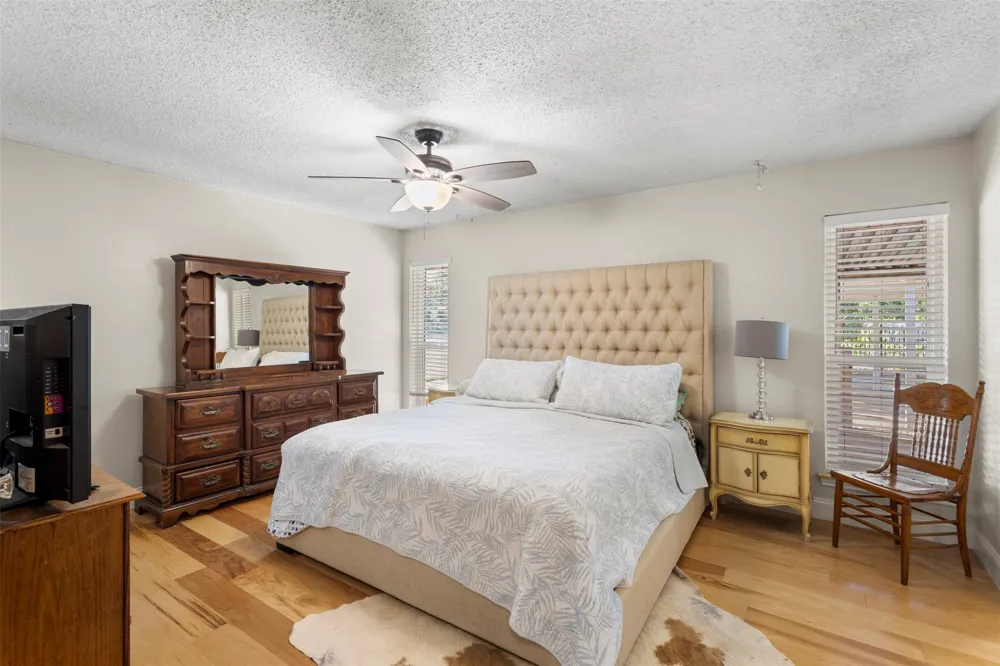 103 Cedar Drive Oak Leaf, TX 75154