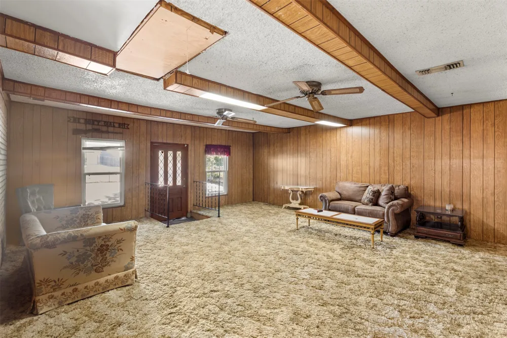 103 Cedar Drive Oak Leaf, TX 75154