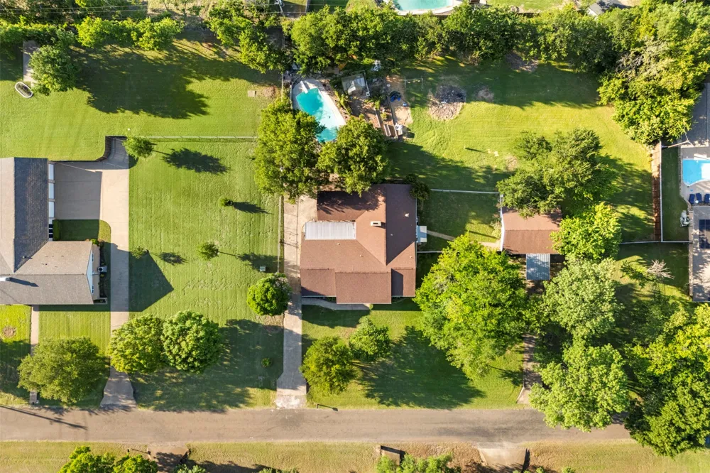 103 Cedar Drive Oak Leaf, TX 75154
