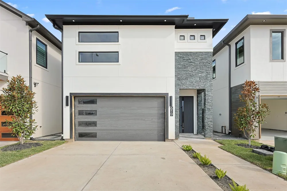 619 Rolling Oaks Stafford, TX 77477