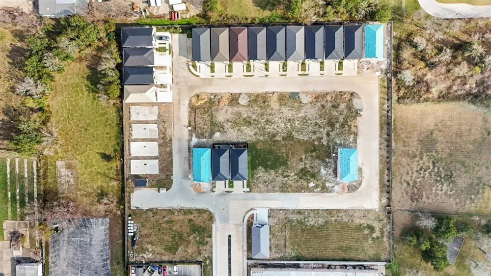 619 Rolling Oaks Stafford, TX 77477