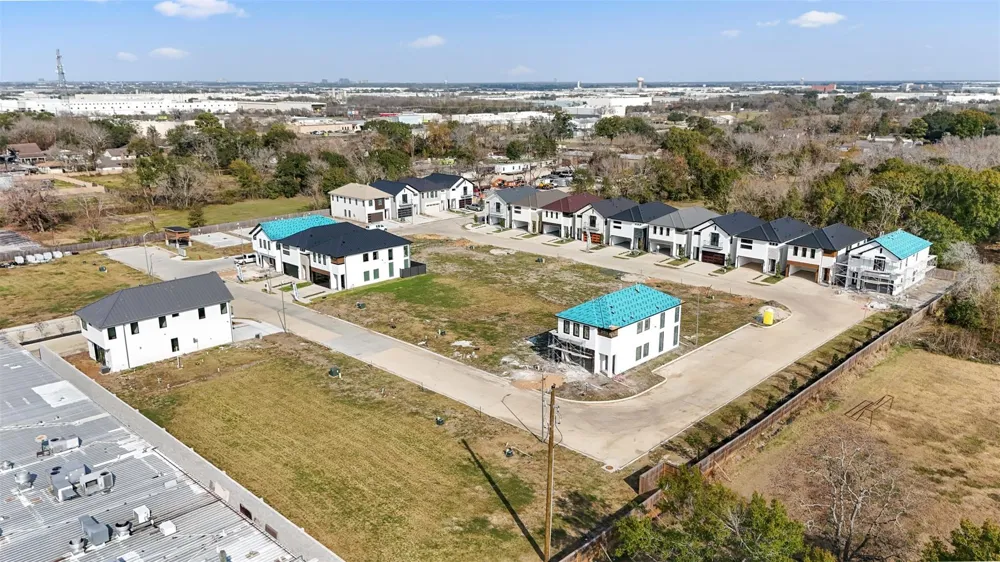 619 Rolling Oaks Stafford, TX 77477