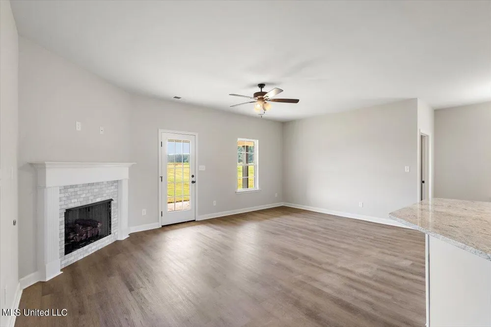 6345 River Lane Walls, MS 38680