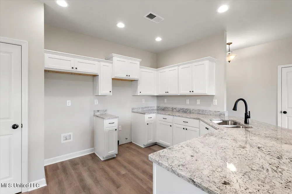 6345 River Lane Walls, MS 38680