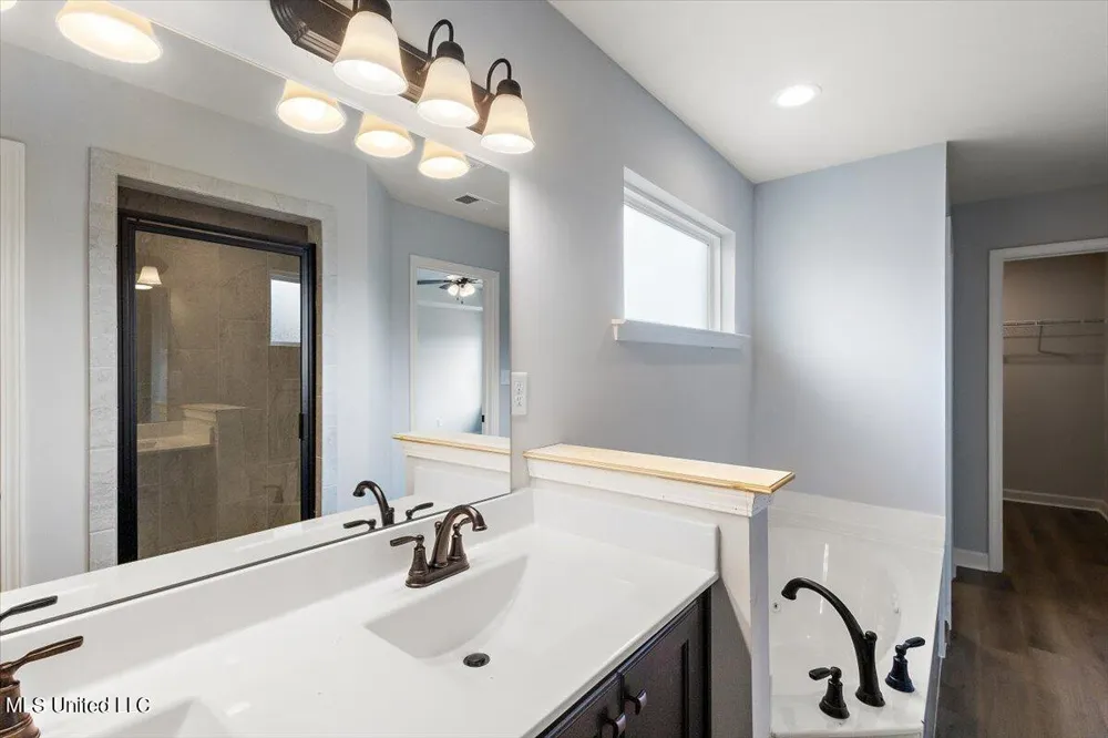 6345 River Lane Walls, MS 38680