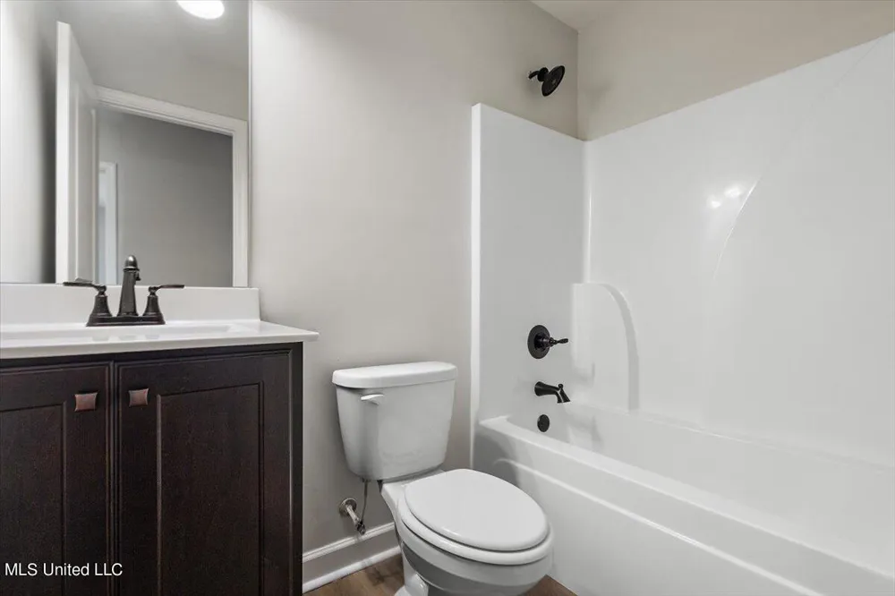 6345 River Lane Walls, MS 38680