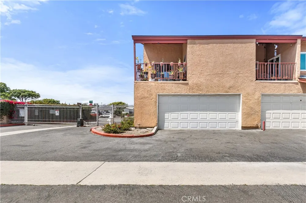3900 W Hazard #A Santa Ana, CA 92703