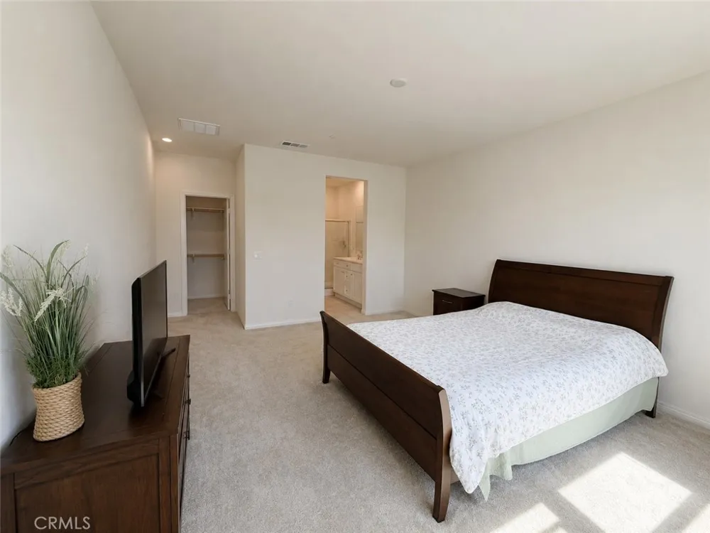 14549 Sienna Eastvale, CA 92880