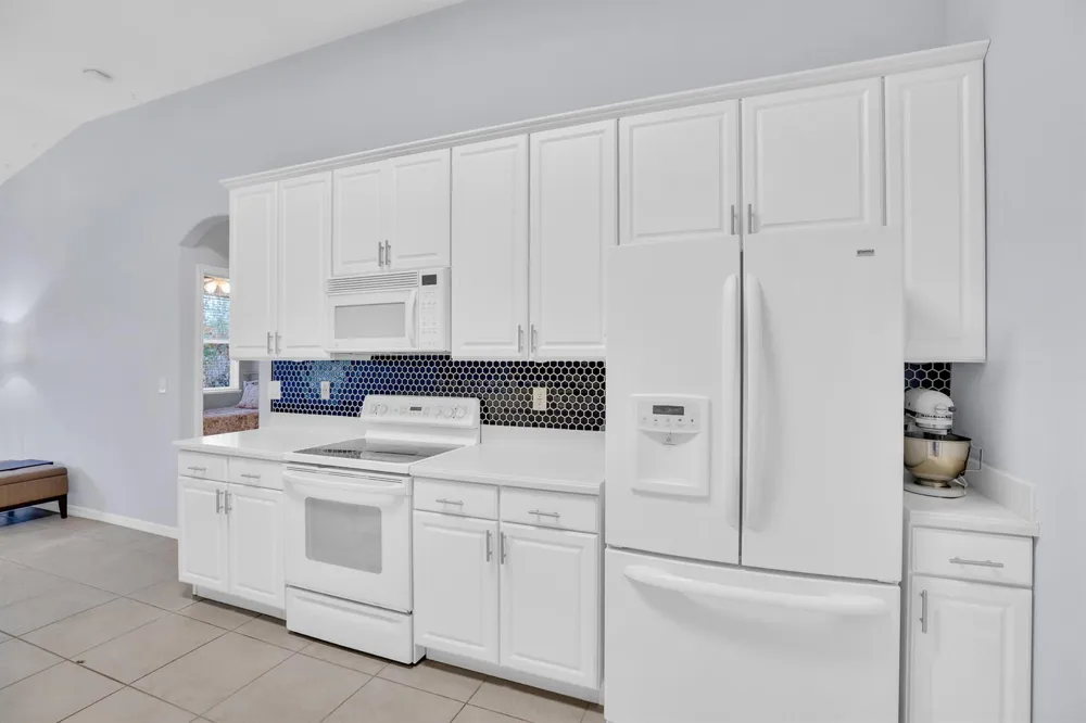 240 SW Champagne Ct Court SW Vero Beach, FL 32968