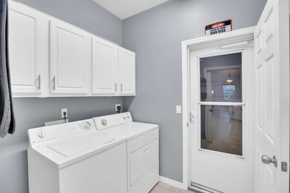 240 SW Champagne Ct Court SW Vero Beach, FL 32968