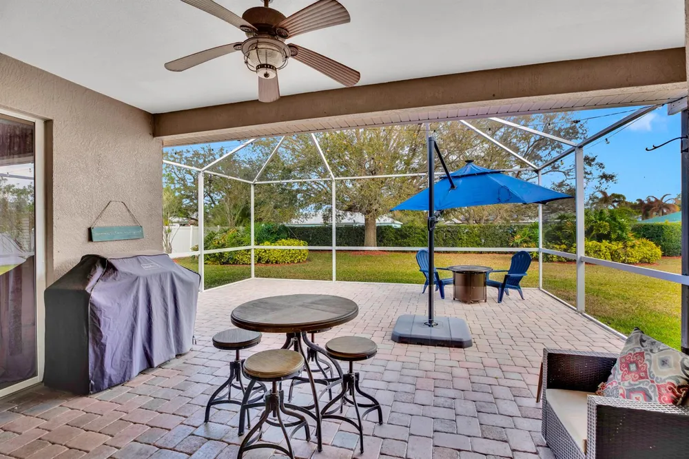 240 SW Champagne Ct Court SW Vero Beach, FL 32968