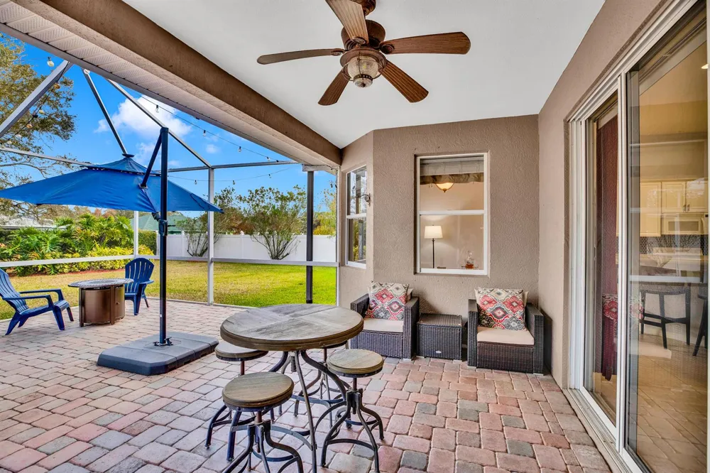 240 SW Champagne Ct Court SW Vero Beach, FL 32968
