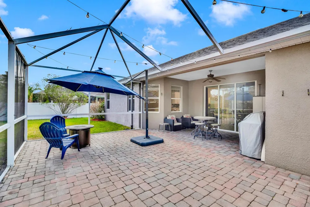 240 SW Champagne Ct Court SW Vero Beach, FL 32968