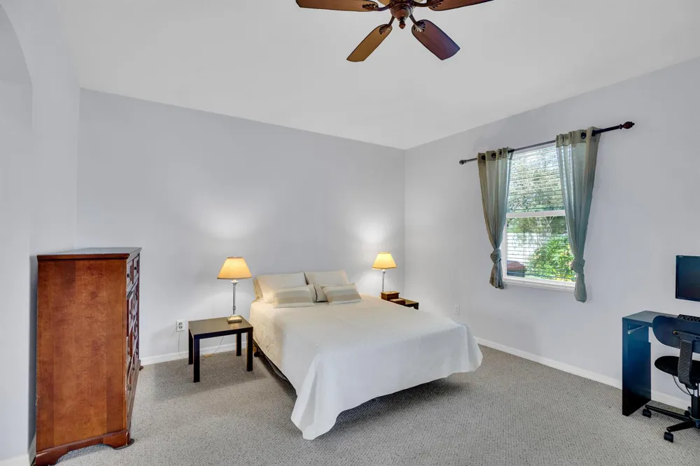 240 SW Champagne Ct Court SW Vero Beach, FL 32968