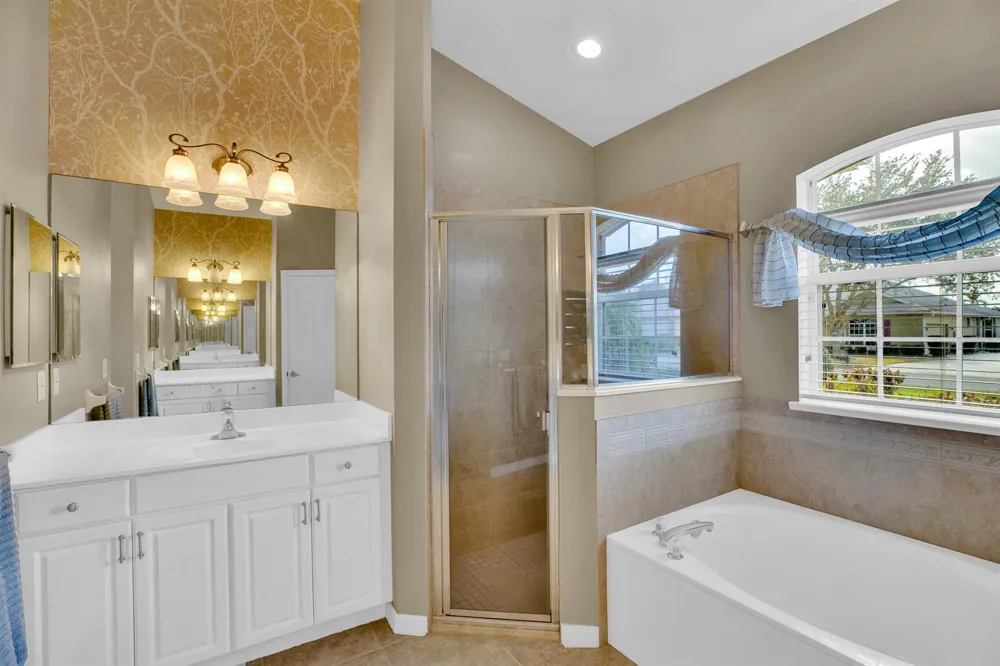 240 SW Champagne Ct Court SW Vero Beach, FL 32968