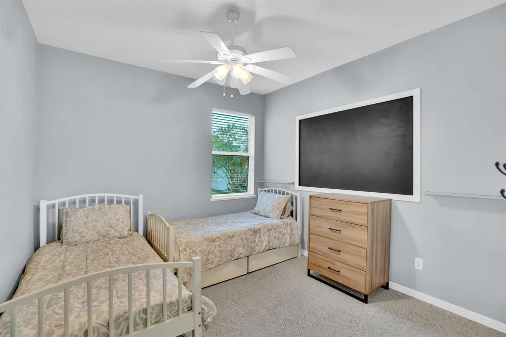 240 SW Champagne Ct Court SW Vero Beach, FL 32968