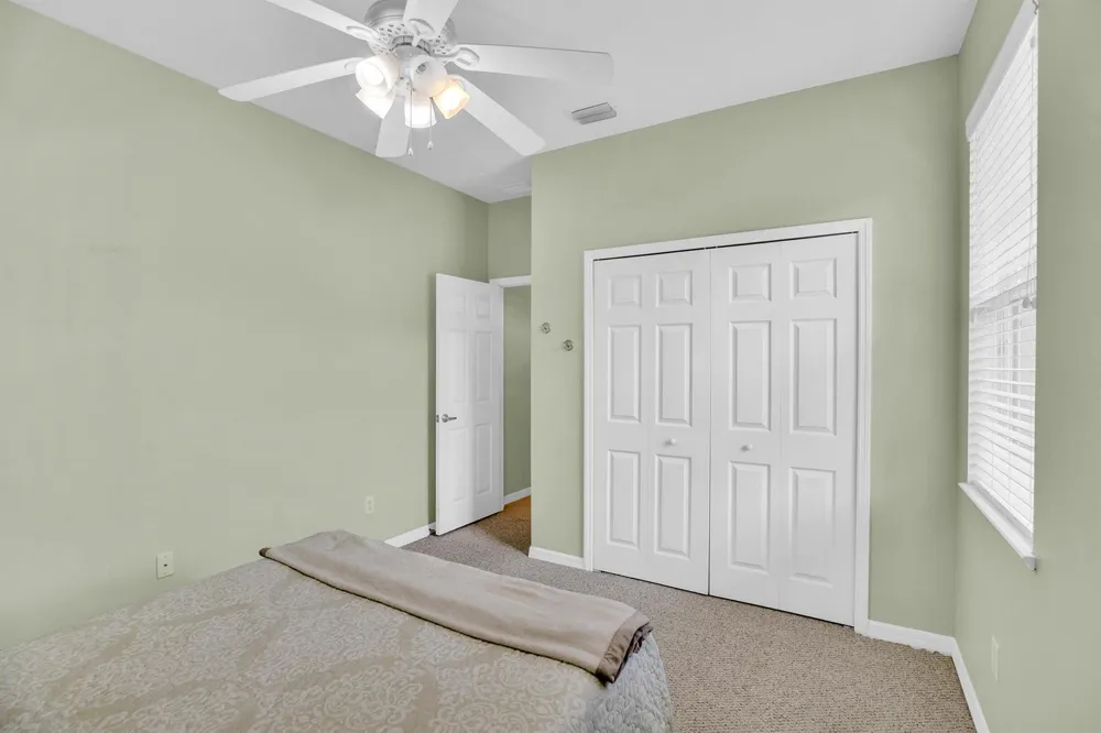 240 SW Champagne Ct Court SW Vero Beach, FL 32968