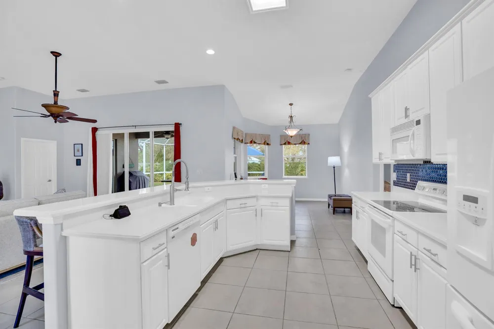 240 SW Champagne Ct Court SW Vero Beach, FL 32968