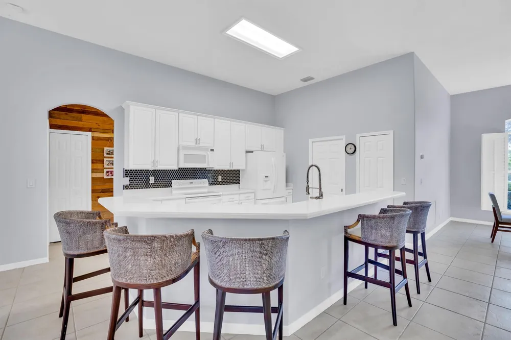 240 SW Champagne Ct Court SW Vero Beach, FL 32968
