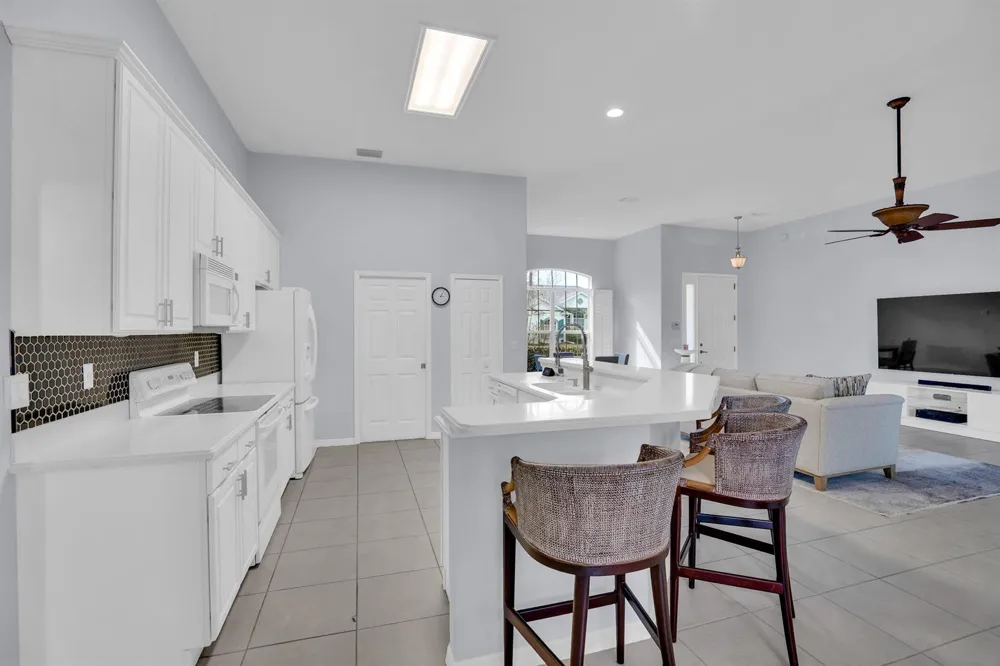 240 SW Champagne Ct Court SW Vero Beach, FL 32968