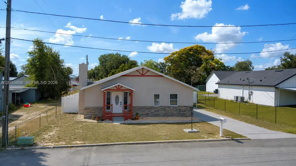 208 Center Street Other City - In The State Of Florida, FL 33823