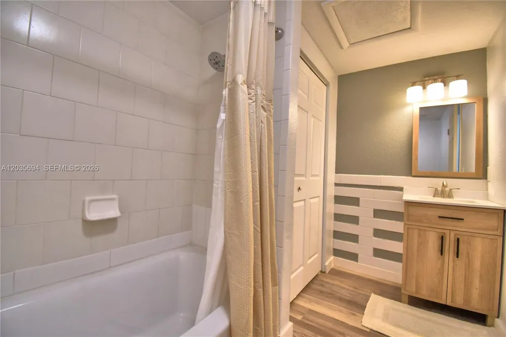 208 Center Street Other City - In The State Of Florida, FL 33823