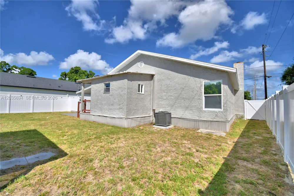 208 Center Street Other City - In The State Of Florida, FL 33823