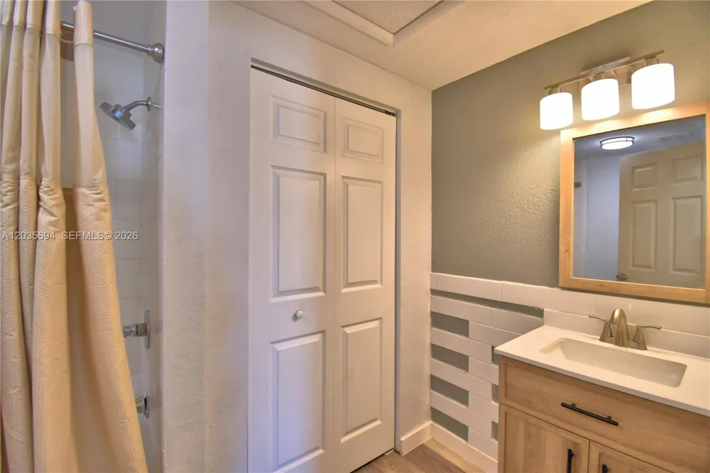 208 Center Street Other City - In The State Of Florida, FL 33823