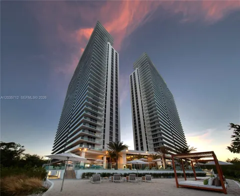 16385 Biscayne Blvd #519
