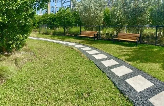 16385 Biscayne Blvd #519 North Miami Beach, FL 33160