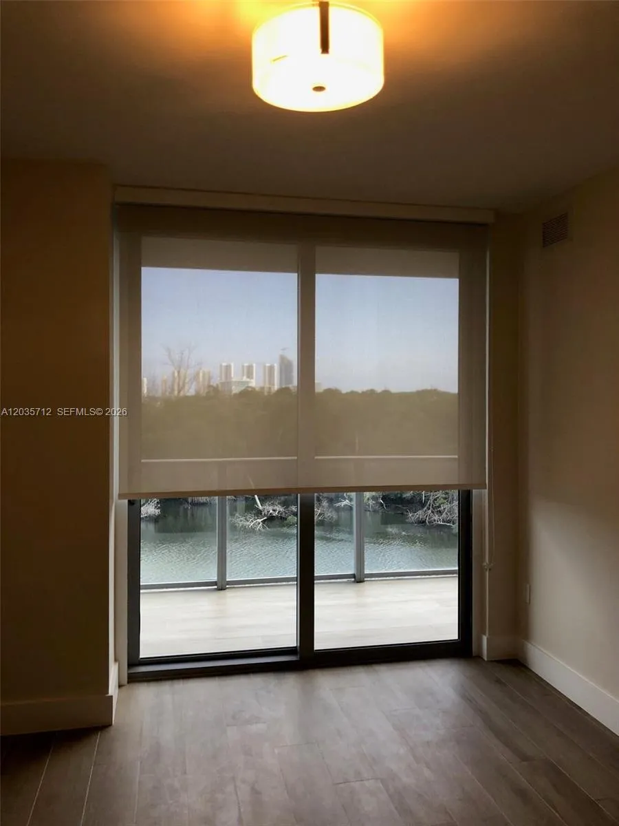 16385 Biscayne Blvd #519 North Miami Beach, FL 33160
